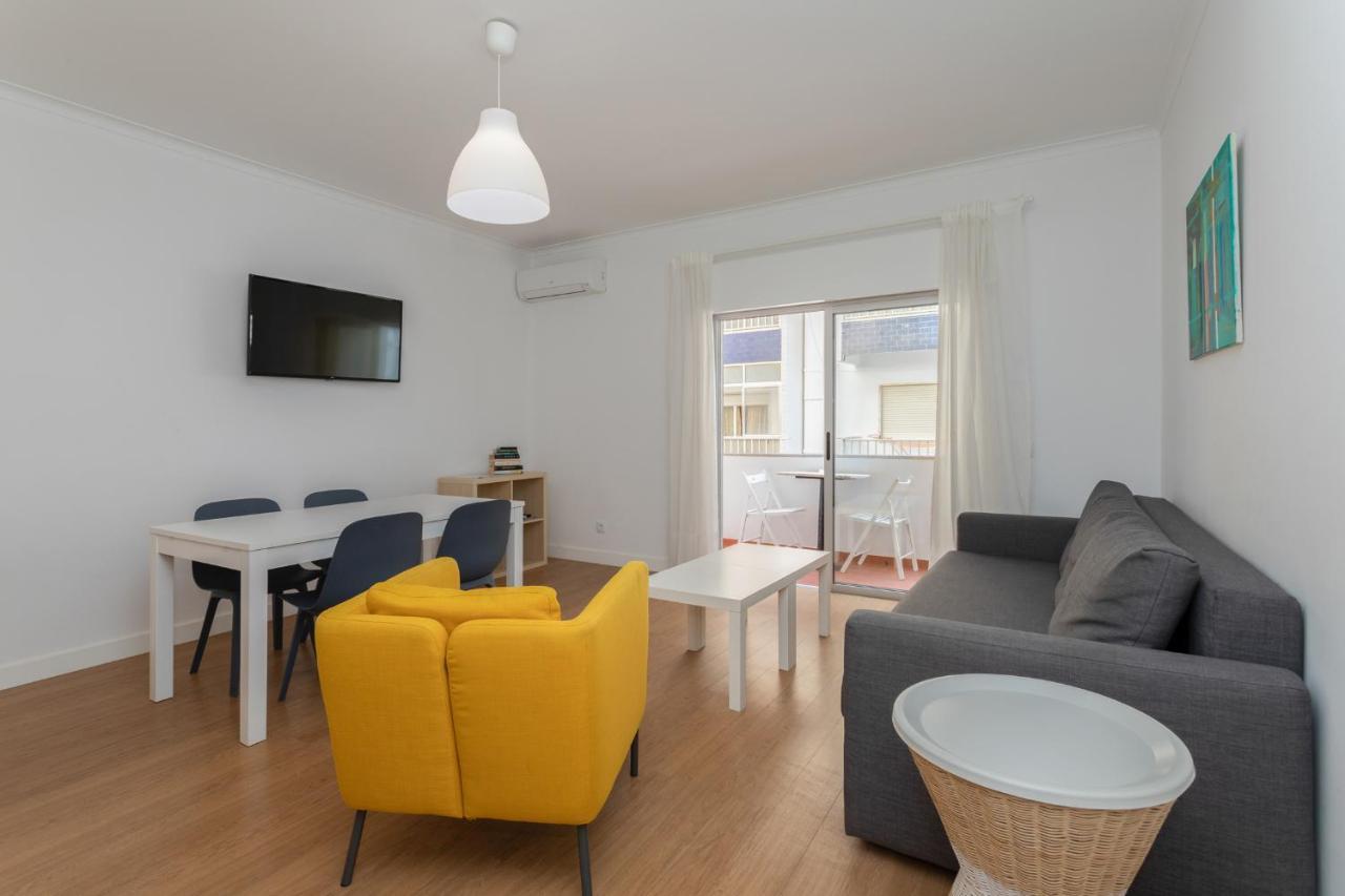Al - Apartamentos Vista Mar Quarteira Exteriör bild