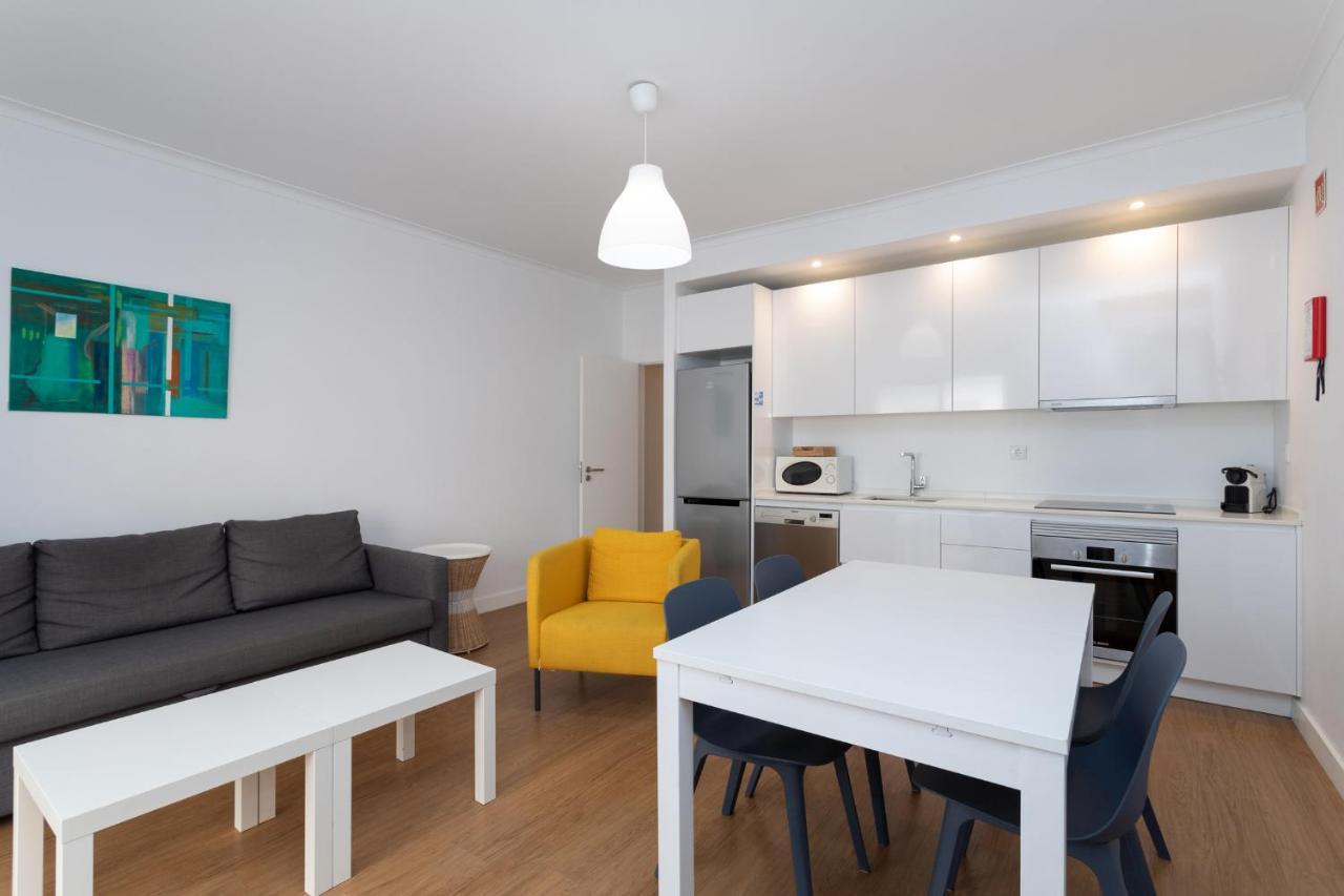 Al - Apartamentos Vista Mar Quarteira Exteriör bild