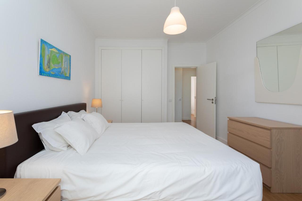 Al - Apartamentos Vista Mar Quarteira Exteriör bild